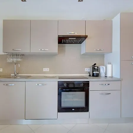 Upstays - Terrace - 2 Bedrooms - Downtown - Air Daire *